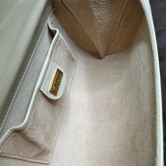 #04960 Vintage Gucci Clutch - Picture 7 of 8